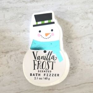 🔴🔵NWT White Vanilla frost scented bath fizzer. One size.